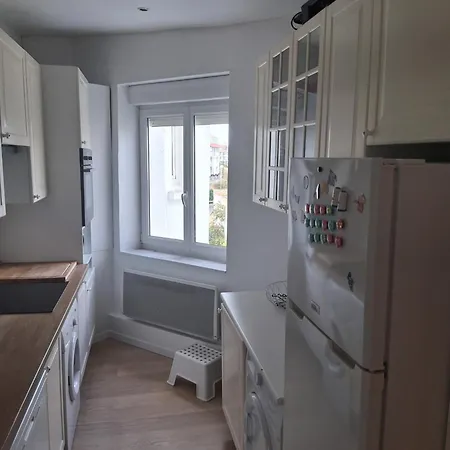 Lägenhet A Confortable Et Lumineux